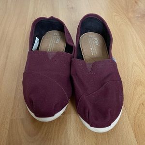 Maroon Tom’s - size 7.5 - Never worn!